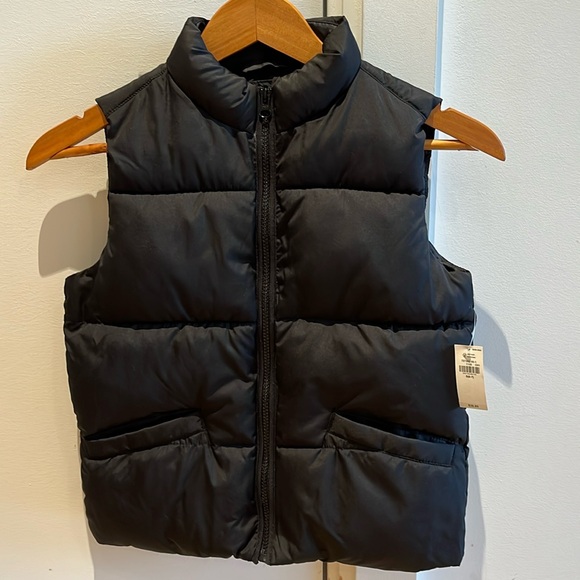 NWT Old Navy Kids Black Quilted Puffer Vest (Size: 6-7) - Picture 2 of 6
